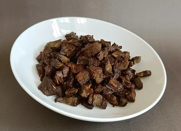 Beef liver for dogs from Hungry Eyes - fresh dog food delivery, Bangalore. Our cooked beef liver dog treats are chewy treats for your dog.