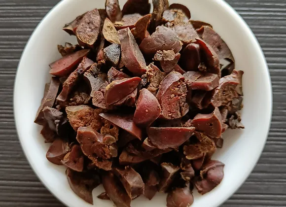 Baked chicken liver for dogs from Hungry Eyes work great as single ingredient chicken liver treats. Or simply use our liver chunks for dogs as a natural meal topper.